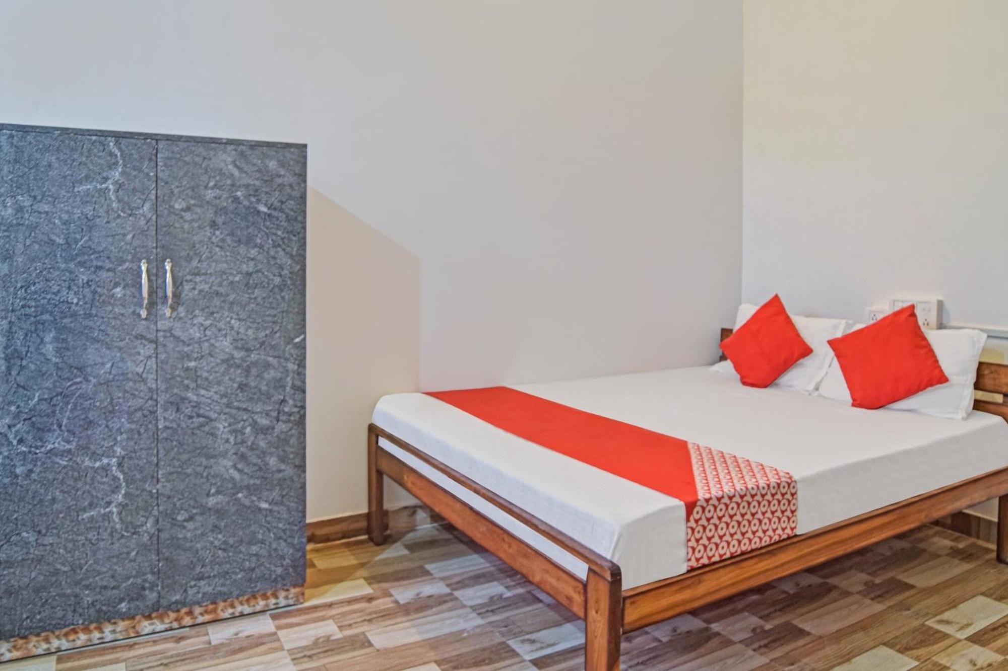Spot On Jp Guest House Kaharpara 외부 사진